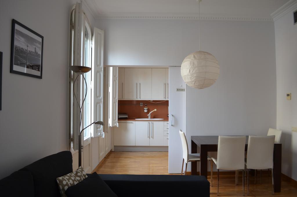 Gaudi Apartment Барселона Екстериор снимка