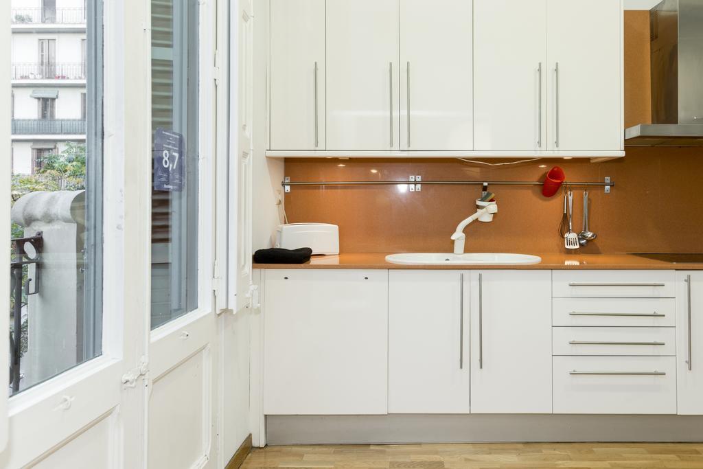 Gaudi Apartment Барселона Екстериор снимка
